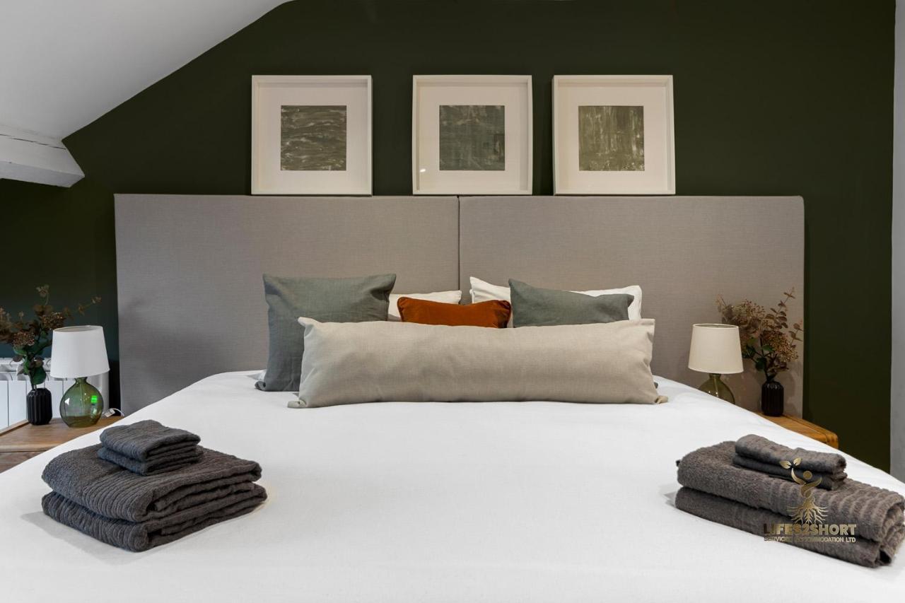 Luxe Courtyard Apartment For 4 Near Exeter City Centre المظهر الخارجي الصورة
