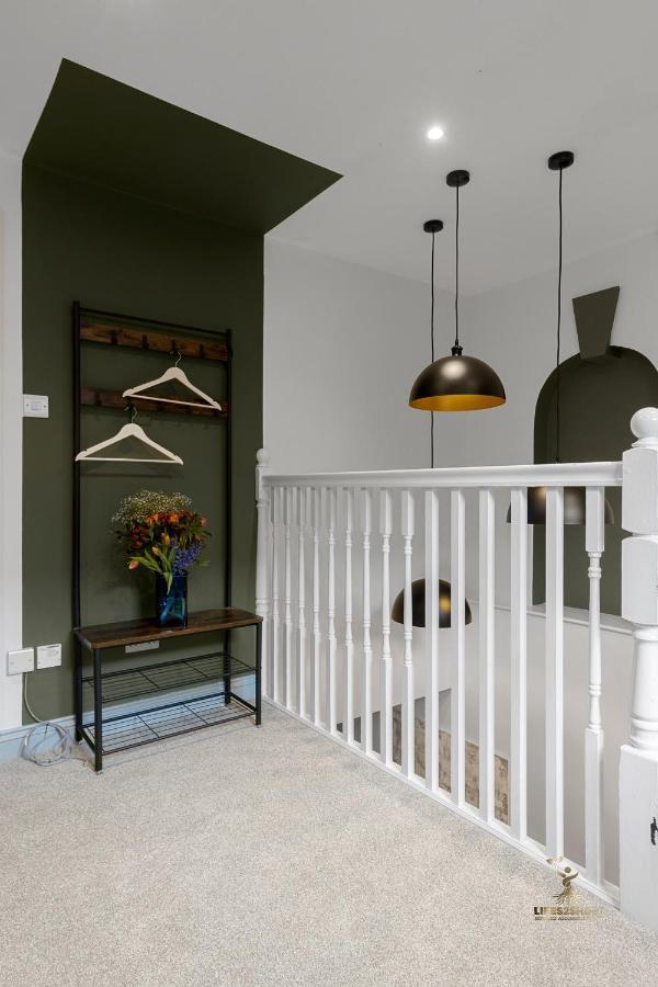 Luxe Courtyard Apartment For 4 Near Exeter City Centre المظهر الخارجي الصورة