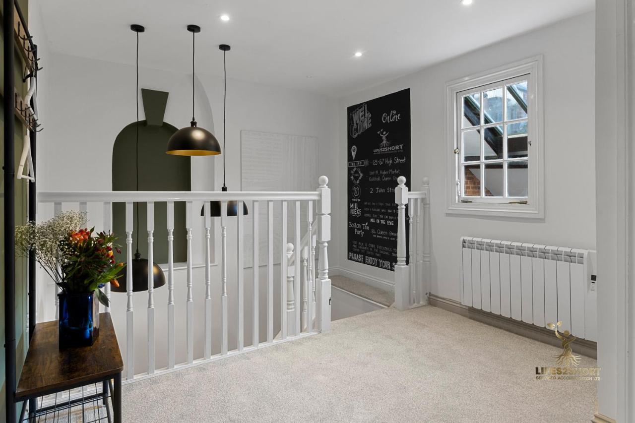 Luxe Courtyard Apartment For 4 Near Exeter City Centre المظهر الخارجي الصورة