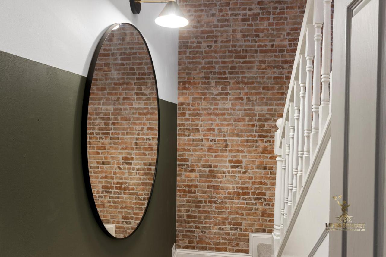 Luxe Courtyard Apartment For 4 Near Exeter City Centre المظهر الخارجي الصورة